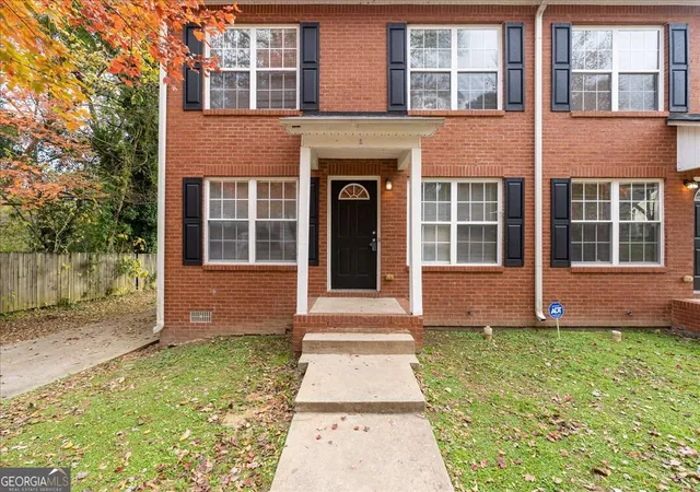 2nd image of 827 Oak St Nw, Atlanta, GA 30318 | MLS# 10829125