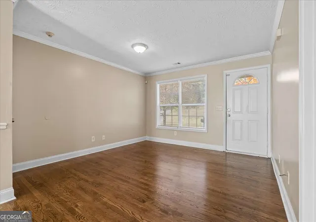 Listing Photo 3 - Condo for sale in building located at 827 Oak St NW, Atlanta, GA 30318
