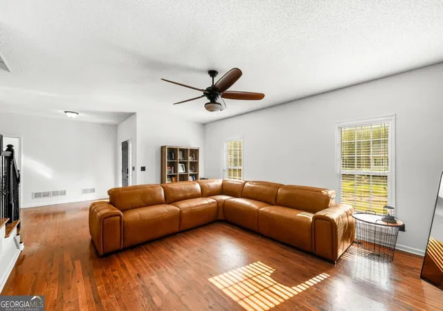 5th image of 176 Oak Leaf Dr, Carrollton, GA 30116 | MLS# 10800173