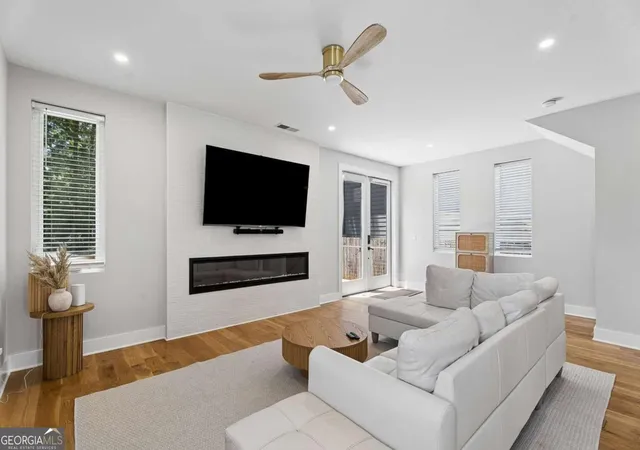 4th image of 1008 Herndon St Nw, Atlanta, GA 30318 | MLS# 10815674