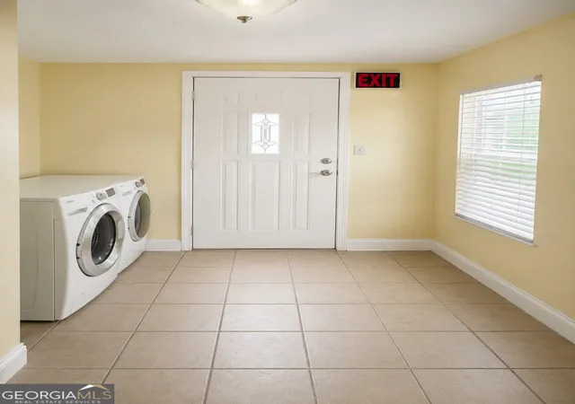 Photo 3 of Single family home for sale at 1382 Sylvan Rd SW, Atlanta, GA 30310 | MLS# 10808844 | Listing updated on 2026-08-03