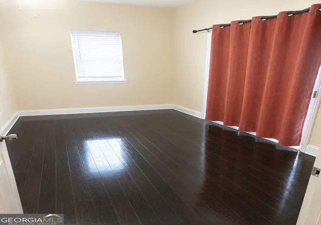 Photo 4 of Single family home for sale at 1382 Sylvan Rd SW, Atlanta, GA 30310 | MLS# 10808844 | Listing updated on 2026-08-03