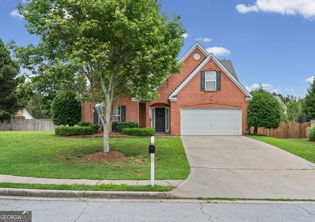 3rd image of 2114 Beacon Crest Dr, Buford, GA 30519 | MLS# 10777167