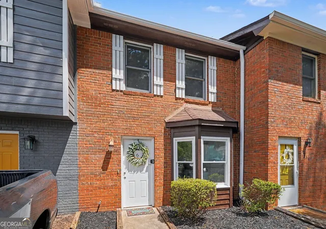Photo 3 of Townhouse for sale at 637 Hunting Creek Ln Se, Conyers, GA 30013 | MLS# 10827036 | Listing updated on 2026-09-19