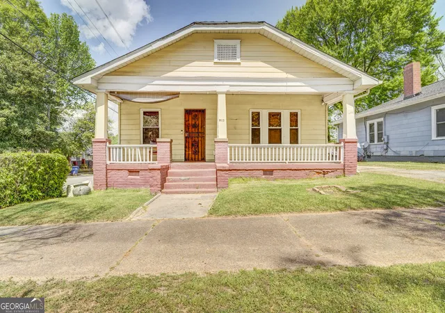 Photo 1 of Single family home for sale at 943 Washington Pl Sw, Atlanta, GA 30314 | MLS# 10725133 | Listing updated on 2026-06-22