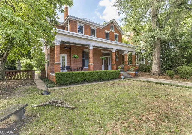 Photo 1 of Single family home for sale at 2532 Vineville Ave, Macon, GA 31204 | MLS# 10834999 | Listing updated on 2026-09-12