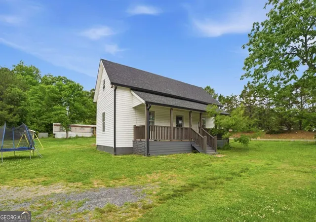 Photo 3 of Single family home for sale at 400 Sam Love Rd, Rocky Face, GA 30740 | MLS# 10765028 | Listing updated on 2026-09-20