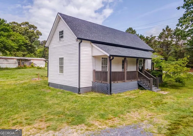 Photo 3 of Single family home for sale at 400 Sam Love Rd, Rocky Face, GA 30740 | MLS# 10765028 | Listing updated on 2026-09-20