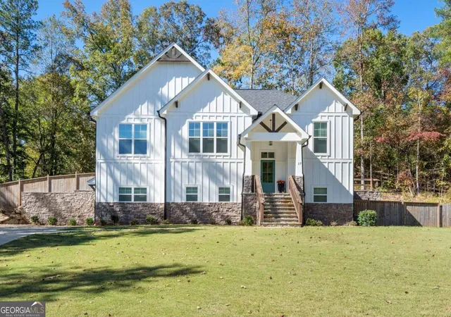 1st image of 17 Pinoak Trl Se, Cartersville, GA 30121 | MLS# 10737433