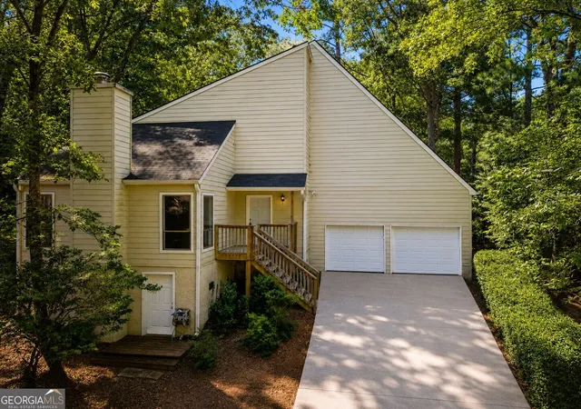 Photo 1 of Single family home for sale at 410 N Eagles Bluff, Alpharetta, GA 30022 | MLS# 10825169 | Listing updated on 2026-09-11