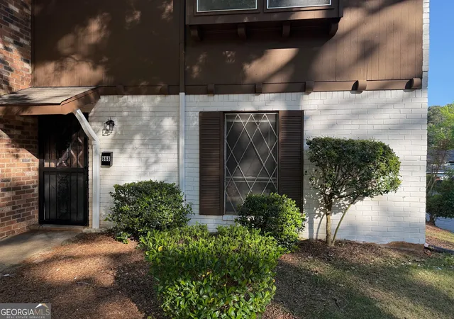 2nd image of 668 Garden Walk Dr, Stone Mountain, GA 30083 | MLS# 10733564