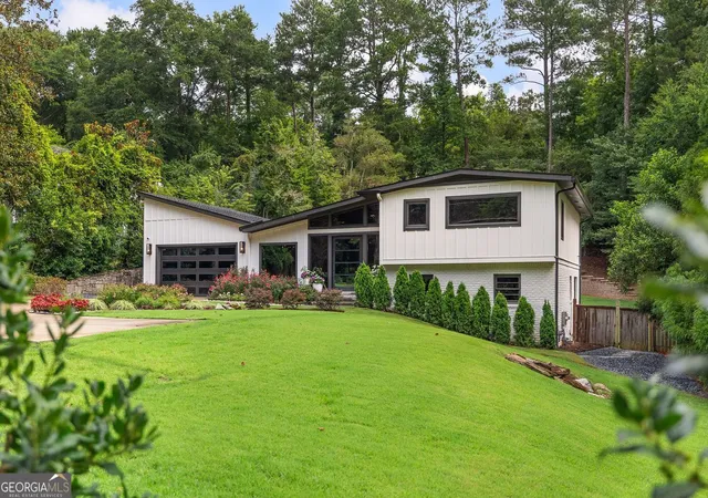 2nd image of 4217 Paces Ferry Rd Se, Atlanta, GA 30339 | MLS# 10808371
