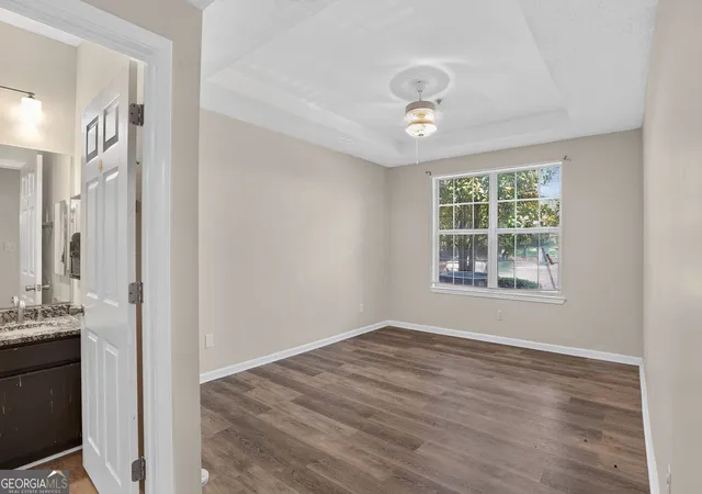 Listing Photo 2 - Condo for sale in building located at 245 Amal Dr Sw, Atlanta, GA 30315 - Unit #5005