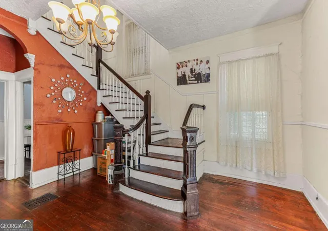 Photo 4 of Sale Pending at 211 W 34th Street, Savannah, GA 31401 | MLS# 10738400 | Listing updated on 2026-09-05