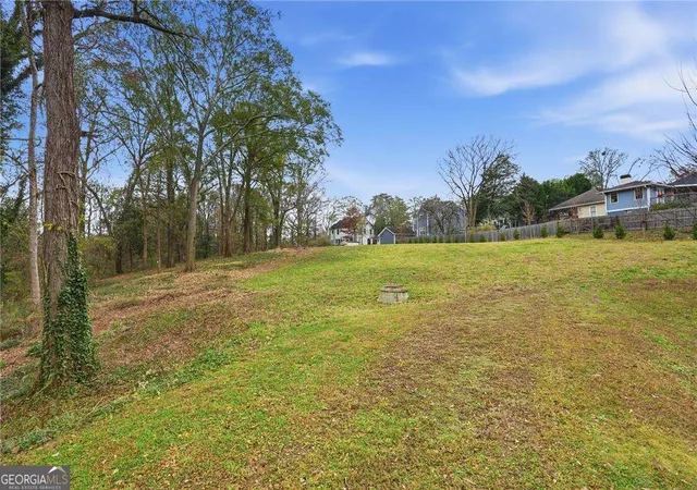 3rd image of 448 E Lake Dr, Decatur, GA 30030 | MLS# 10753672