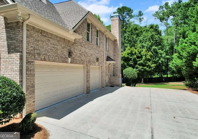 Photo 2 of Single family home for sale at 1020 Cranbrook Glen Ln, Snellville, GA 30078 | MLS# 10806670 | Listing updated on 2026-09-10
