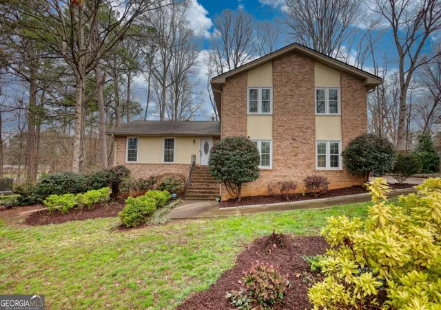 1st image of 832 Sweet Briar Ln Se, Conyers, GA 30094 | MLS# 10766663