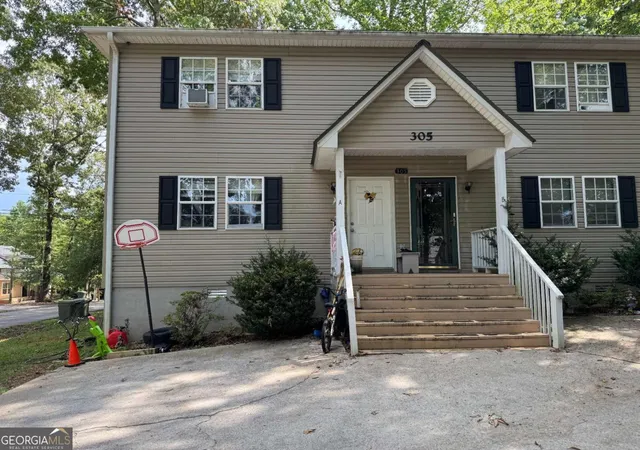 1st image of 305 Townview Dr, Cleveland, GA 30528 | MLS# 10810030