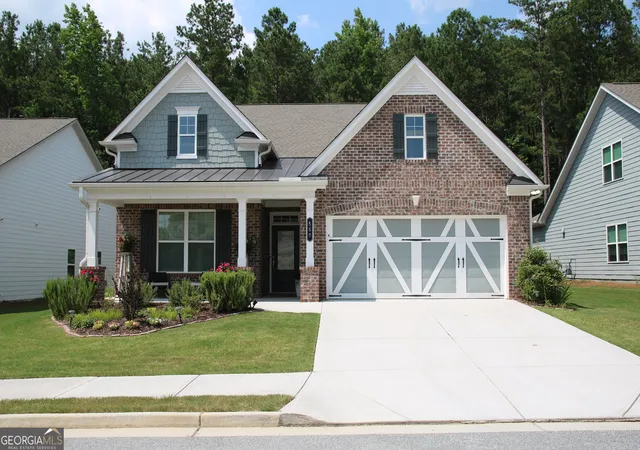 Photo 1 of Single family home for sale at 560 Plainfield St, Fayetteville, GA 30215 | MLS# 10807913 | Listing updated on 2026-08-10