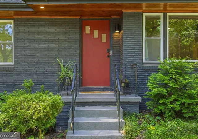 Photo 3 of Single family home for sale at 1397 Skyhaven Rd Se, Atlanta, GA 30316 | MLS# 10801939 | Listing updated on 2026-10-18