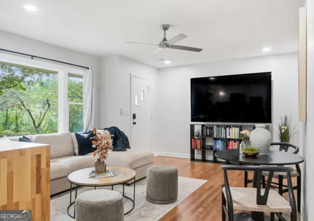 Photo 4 of Single family home for sale at 1397 Skyhaven Rd Se, Atlanta, GA 30316 | MLS# 10801939 | Listing updated on 2026-10-18