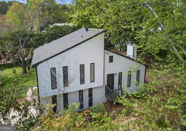 Photo 3 of Single family home for sale at 4165 Eliza Ct, Snellville, GA 30039 | MLS# 10818346 | Listing updated on 2026-09-05