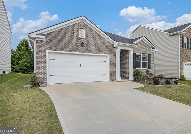 Photo 3 of Sale Pending at 2304 Pelham Pass, Dacula, GA 30019 | MLS# 10782984 | Listing updated on 2026-09-18
