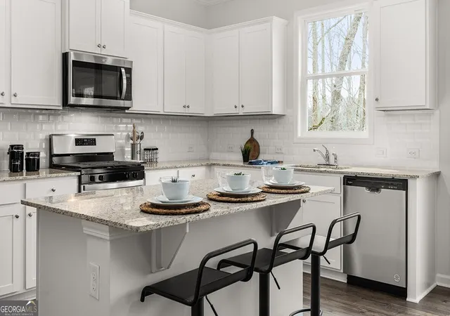 Photo 3 of Single family home for sale at 685 Lost Creek Pkwy, Dallas, GA 30132 | MLS# 10782758 | Listing updated on 2026-10-09