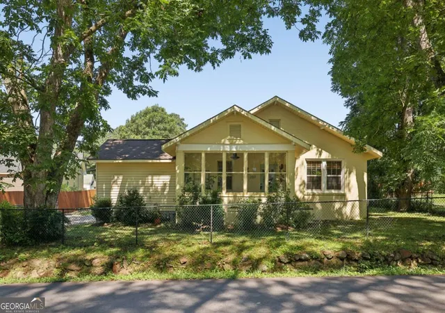 2nd image of 200 S Jackson St, Hartwell, GA 30643 | MLS# 10807927