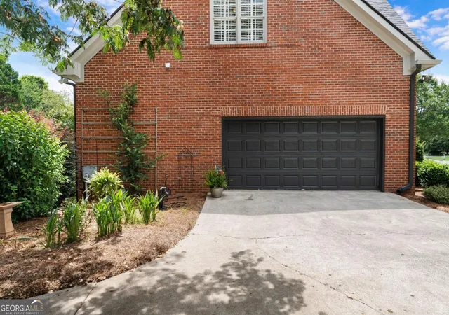 Photo 3 of Single family home for sale at 8 Limerick Ct, Cartersville, GA 30120 | MLS# 10792926 | Listing updated on 2026-08-07