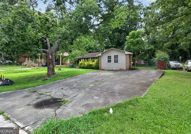 3rd image of 3013 Orbit Cir, Ellenwood, GA 30294 | MLS# 10808098