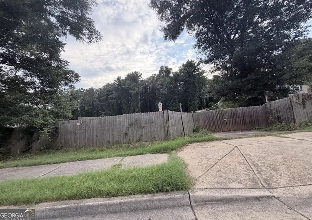 1st image of 879 S Hairston Rd, Stone Mountain, GA 30088 | MLS# 10809877