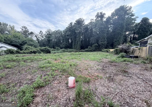 3rd image of 879 S Hairston Rd, Stone Mountain, GA 30088 | MLS# 10809877