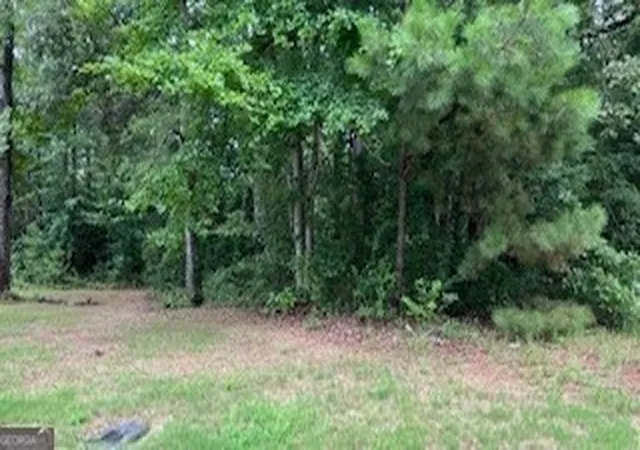 3rd image of 1114 E Shoreview Rd, Mcdonough, GA 30253 | MLS# 10710908