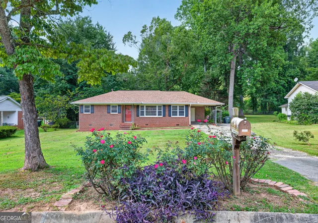 2nd image of 1305 Greenview Dr, Griffin, GA 30224 | MLS# 10830425