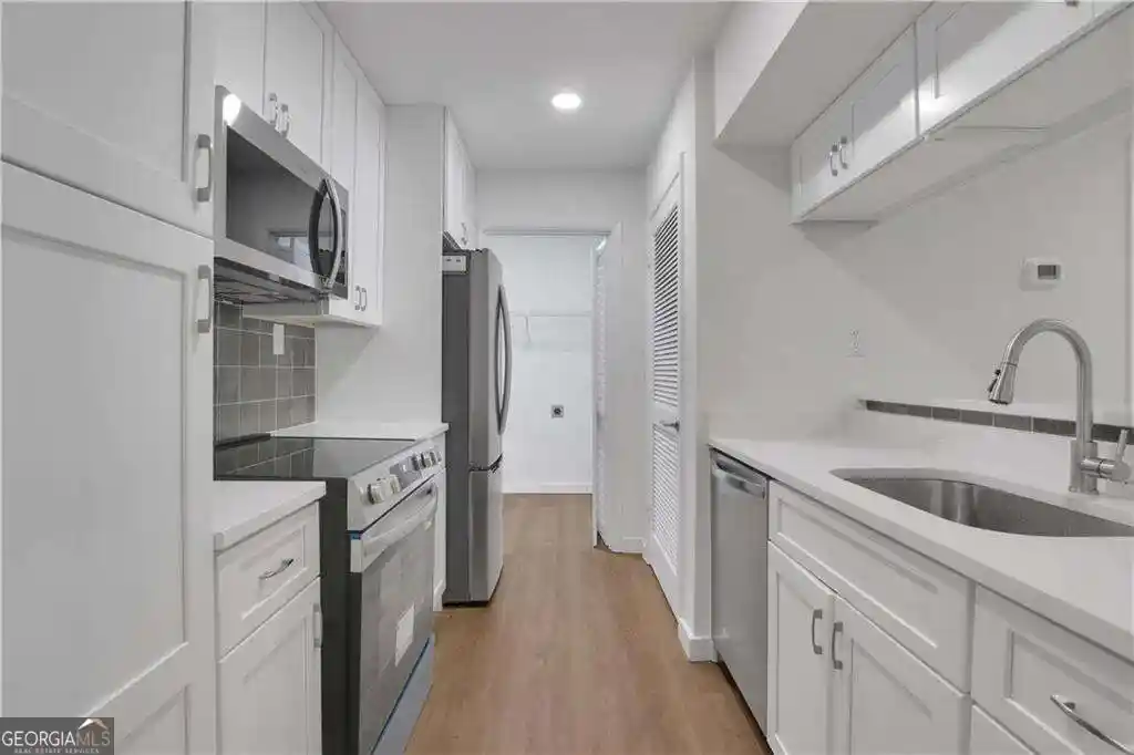 Condo for sale at 122 Tuxworth Cir, Decatur, GA 30033 | MLS# 10857566