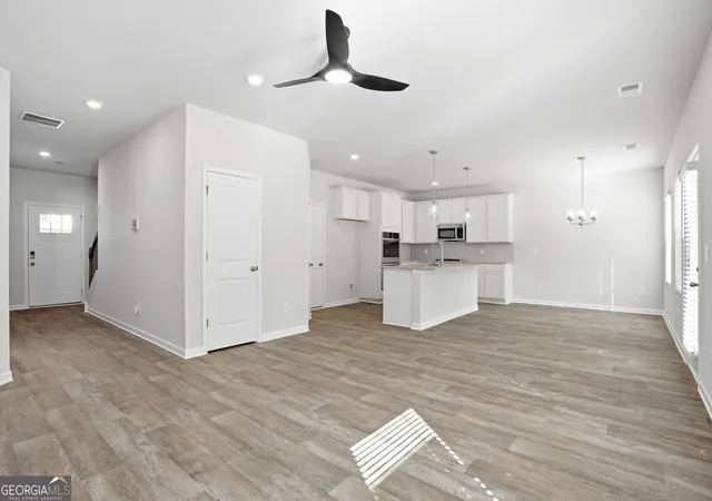 Photo 4 of Sale Pending at 371 Orwell Dr, Social Circle, GA 30025 | MLS# 10669835 | Listing updated on 2026-09-09