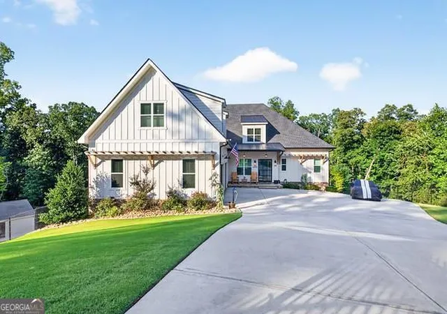 Photo 4 of Single family home for sale at 4204 Bayridge Dr, Gainesville, GA 30506 | MLS# 10795158 | Listing updated on 2026-10-25