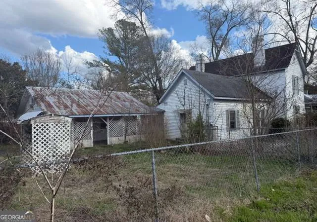 Photo 3 of Single family home for sale at 111 Summer St, Adairsville, GA 30103 | MLS# 10705470 | Listing updated on 2026-08-28
