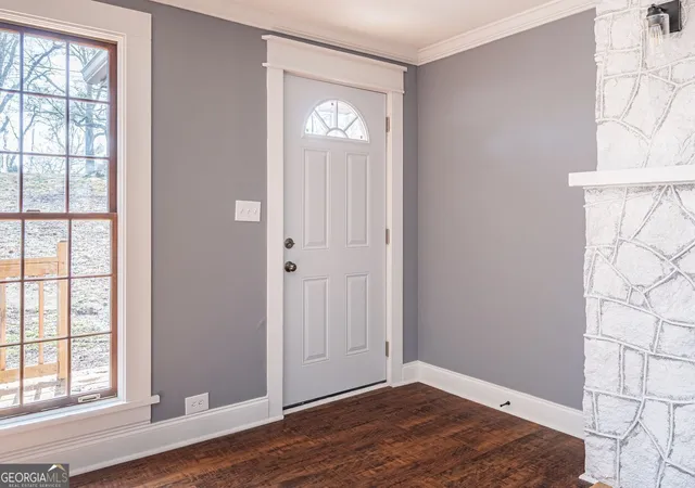 Photo 4 of Sale Pending at 1203 E Ridge Rd, Gainesville, GA 30501 | MLS# 10708202 | Listing updated on 2026-09-11