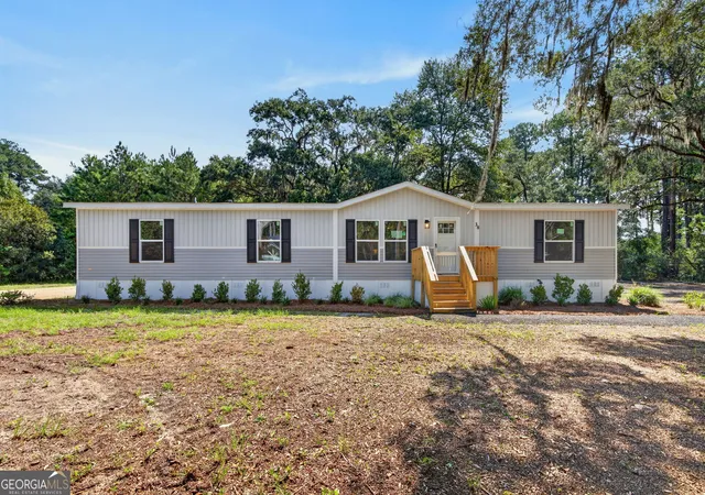 Photo 3 of Manufactured home for sale at 38 Jane St, Midway, GA 31320 | MLS# 10820471 | Listing updated on 2026-09-23