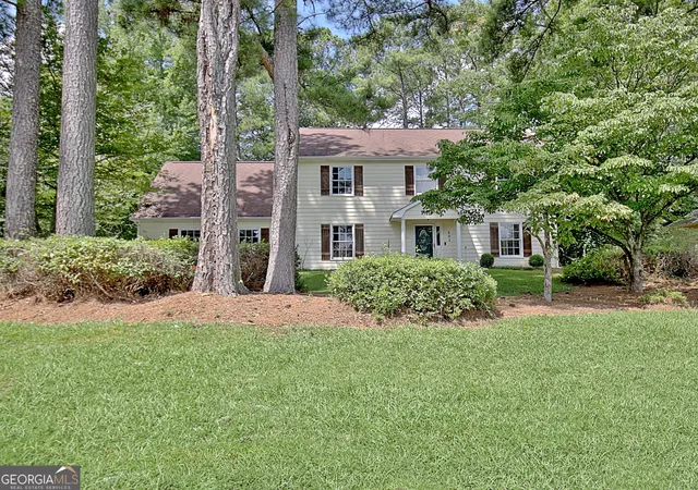Photo 1 of Single family home for sale at 401 Walnut Grove Rd, Peachtree City, GA 30269 | MLS# 10828976 | Listing updated on 2026-09-22