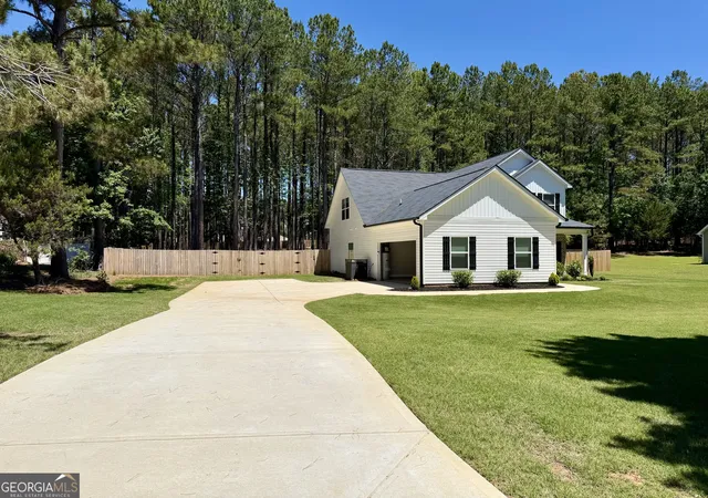 Photo 3 of Single family home for sale at 505 Kaitlin Cir, Griffin, GA 30223 | MLS# 10826888 | Listing updated on 2026-08-29