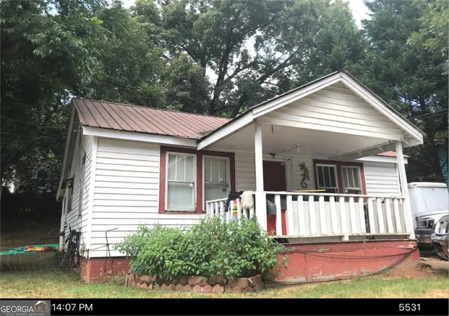 Single family home for sale at 1004 Rainey St, Gainesville, GA 30501 | MLS# 10880435