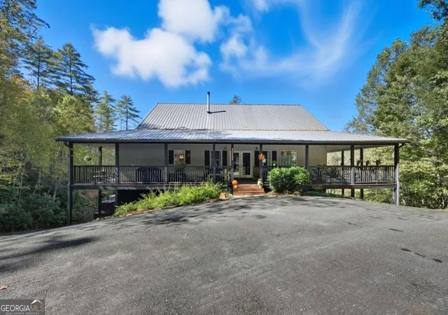 Photo 3 of Single family home for sale at 136 Ross Rd, Mineral Bluff, GA 30559 | MLS# 10628634 | Listing updated on 2026-09-11