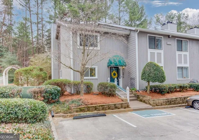 Photo 2 of Sale Pending at 5618 Woodmont Blvd, Peachtree Corners, GA 30092 | MLS# 10829977 | Listing updated on 2026-09-03
