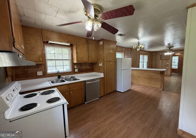 Photo 3 of Single family home for sale at 230 Glendale Dr, Hartwell, GA 30643 | MLS# 10731491 | Listing updated on 2026-09-22