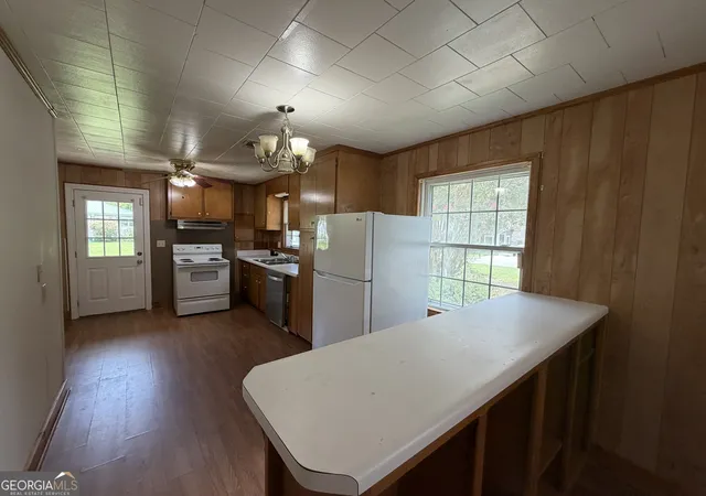 Photo 4 of Single family home for sale at 230 Glendale Dr, Hartwell, GA 30643 | MLS# 10731491 | Listing updated on 2026-09-22