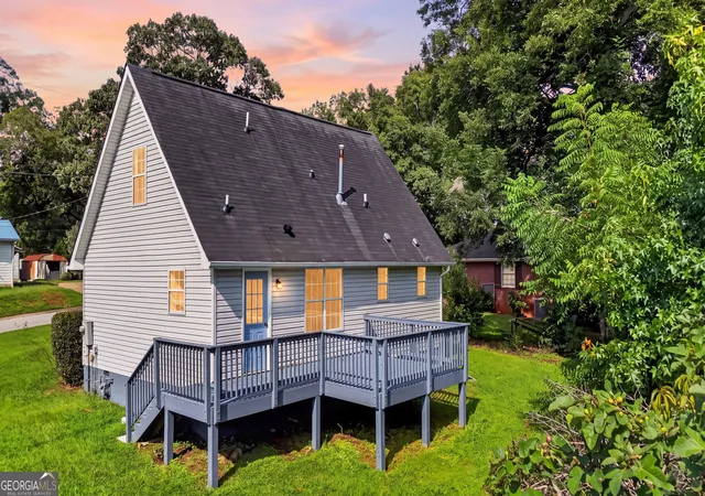 Photo 3 of Sale Pending at 737 Carlton St Se, Gainesville, GA 30501 | MLS# 10825967 | Listing updated on 2026-09-09