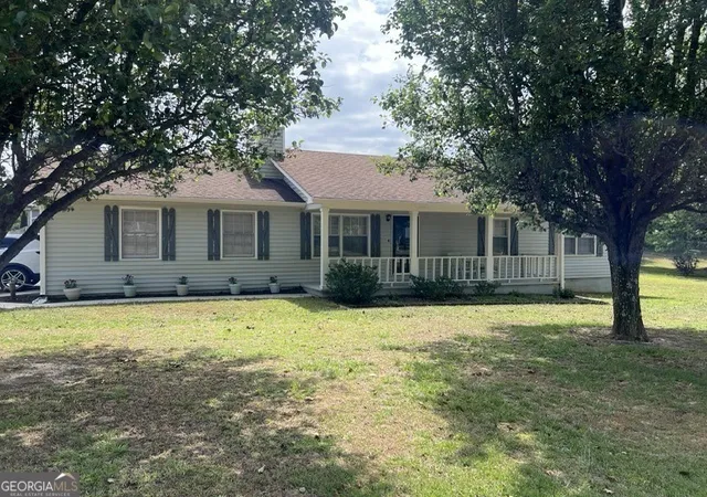 Photo 3 of Single family home for sale at 5719 Hill Rd SW, Powder Springs, GA 30127 | MLS# 10768355 | Listing updated on 2026-05-22